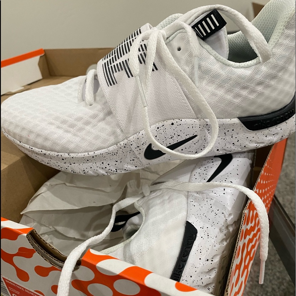 brand new nike in season tr9